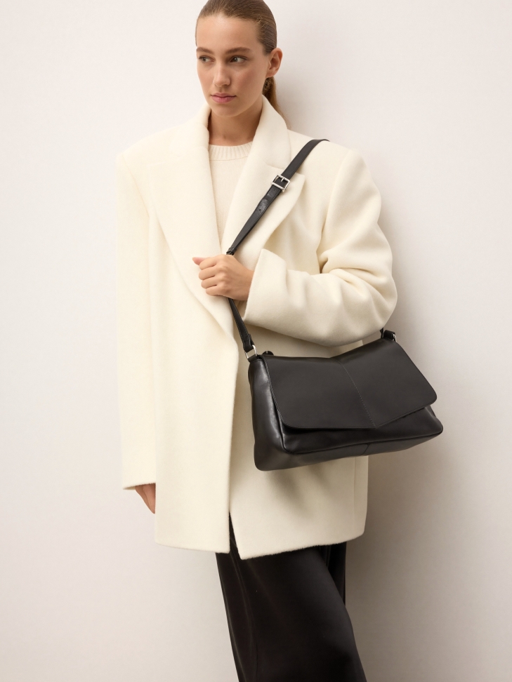 Czarna torebka z paskiem SOLEVIE